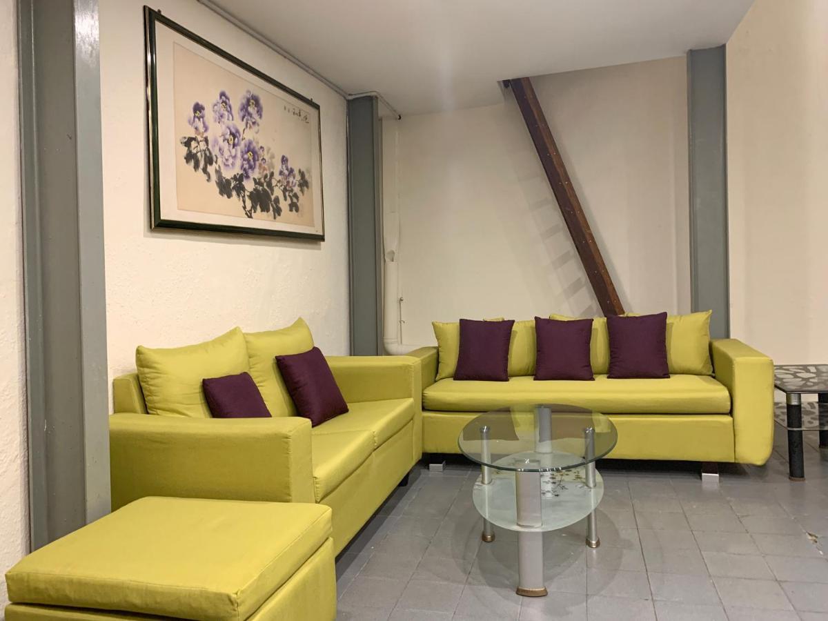 Rumah tetamu Apple Backpackers 2*